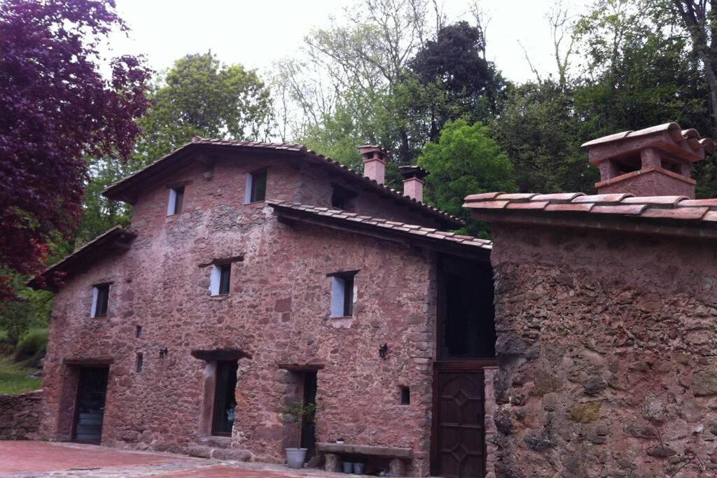 La Badenca. Masia Catalana Del S. XVII Riudaura 외부 사진